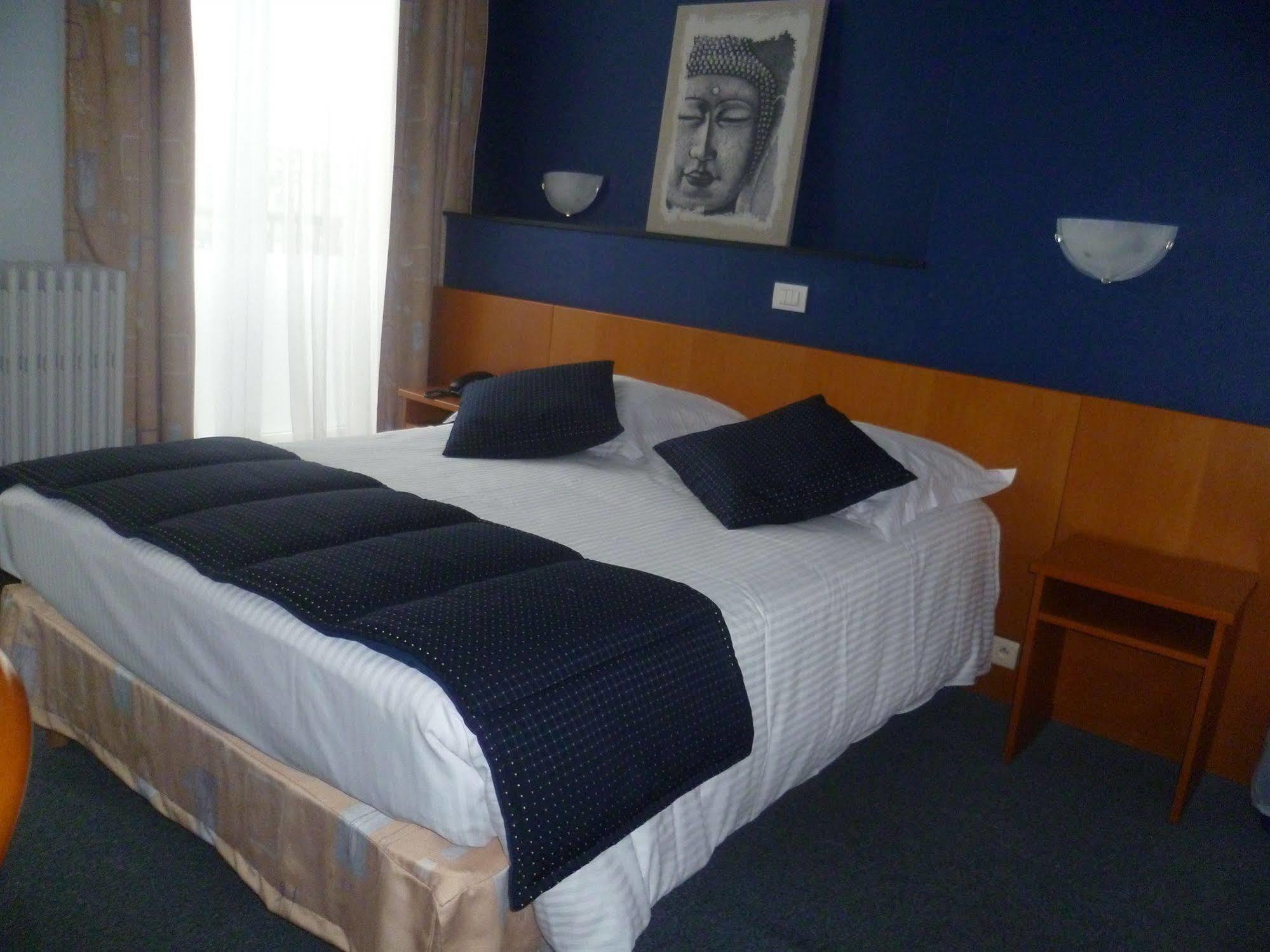 Hotel Le Terminus Монс Экстерьер фото