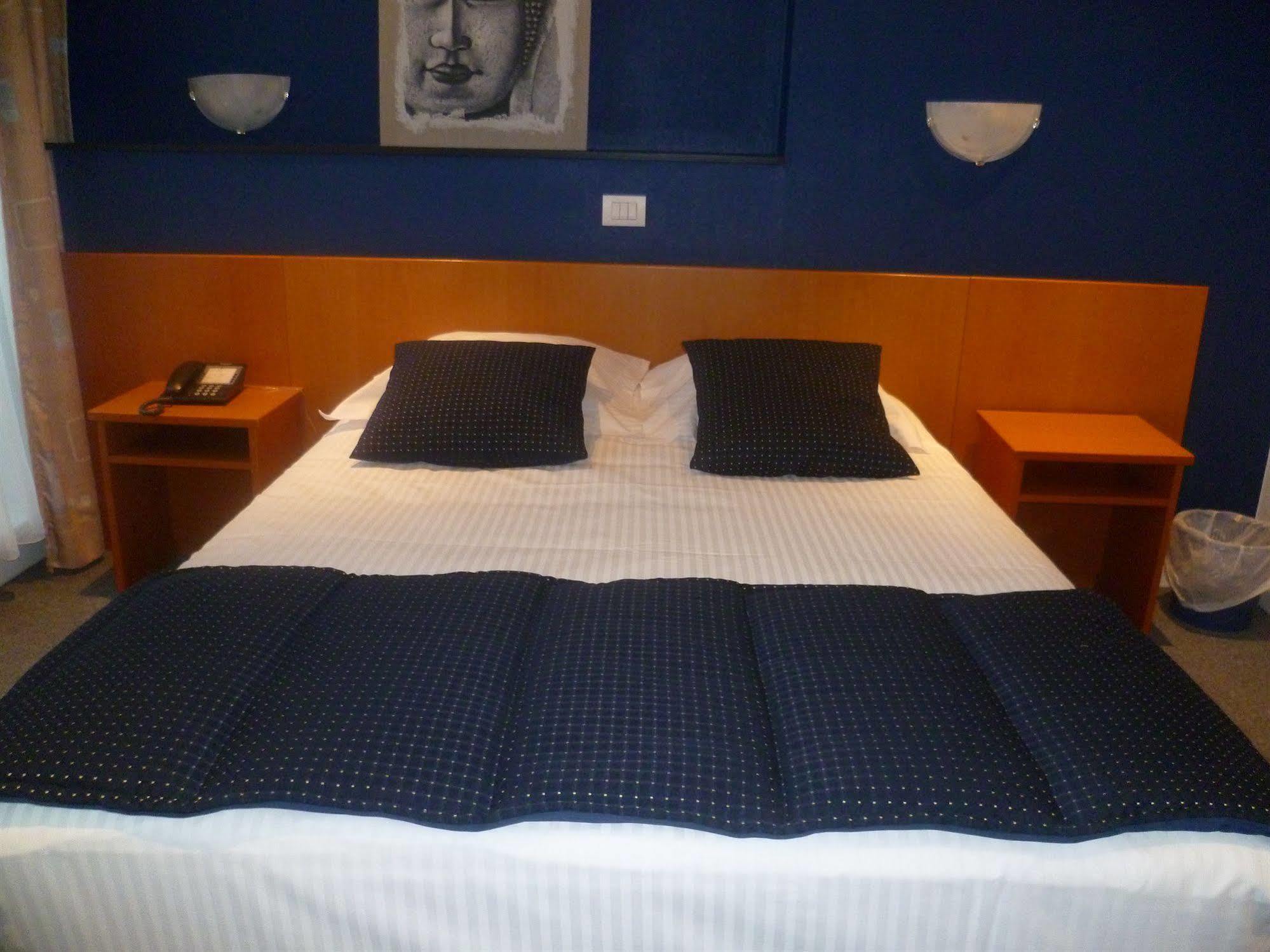 Hotel Le Terminus Монс Экстерьер фото