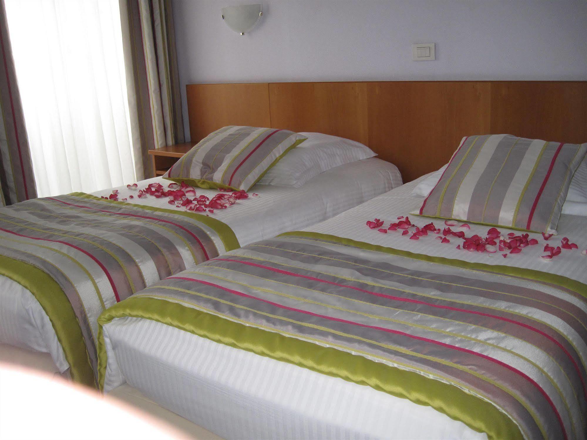 Hotel Le Terminus Монс Экстерьер фото
