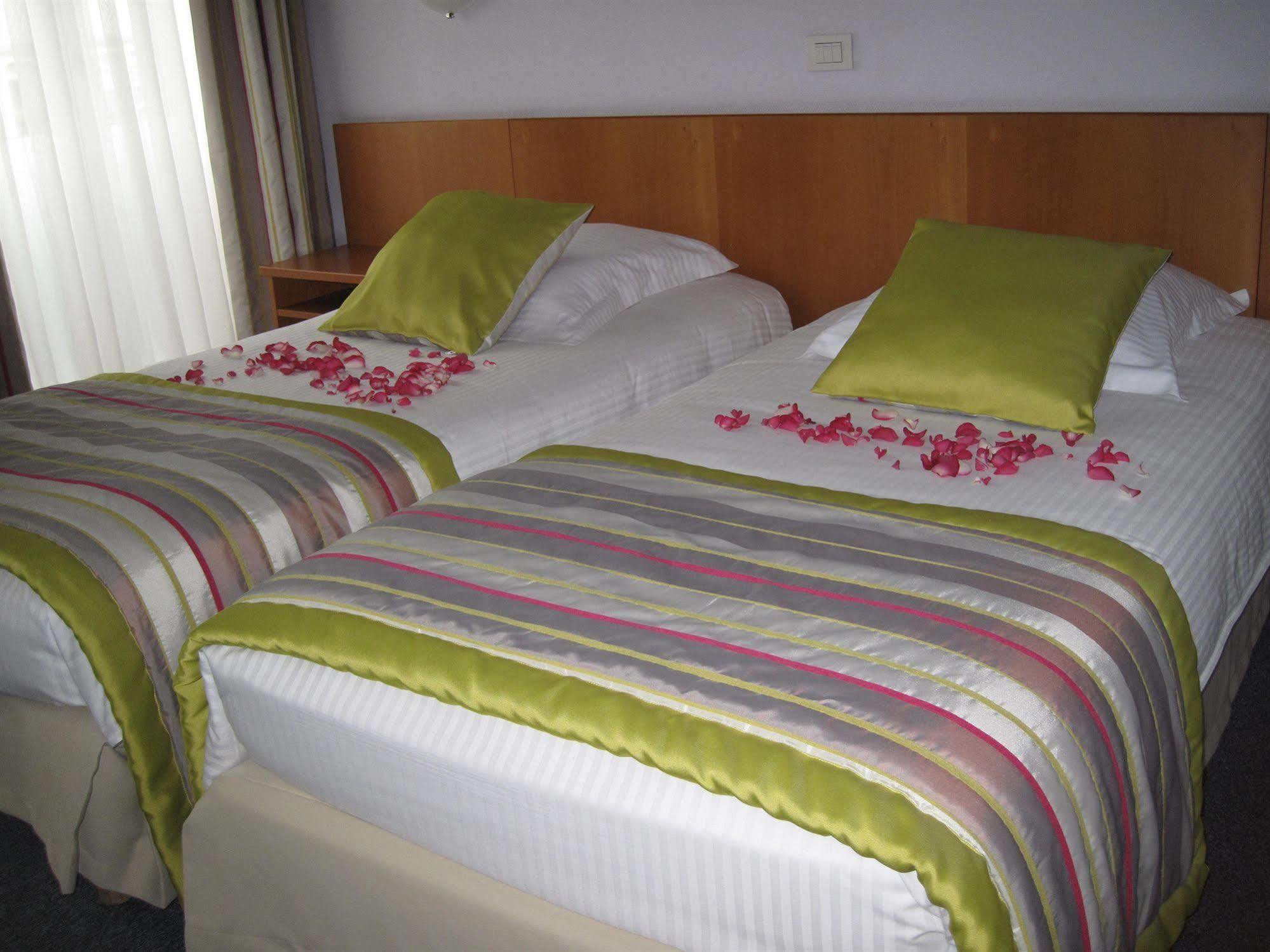 Hotel Le Terminus Монс Экстерьер фото